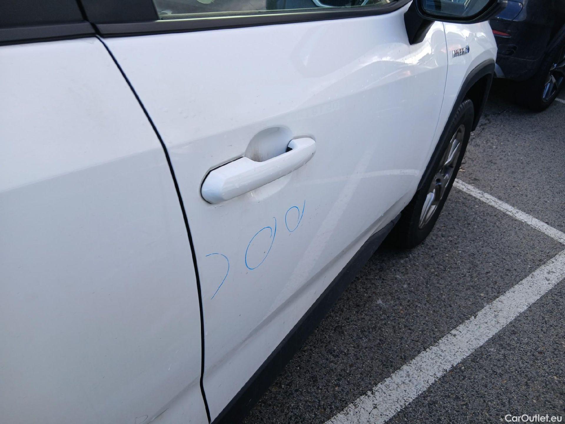  Toyota  RAV4 TOYOTA  / 2018 / 5P / todoterreno 2.5l 220H Advance #14