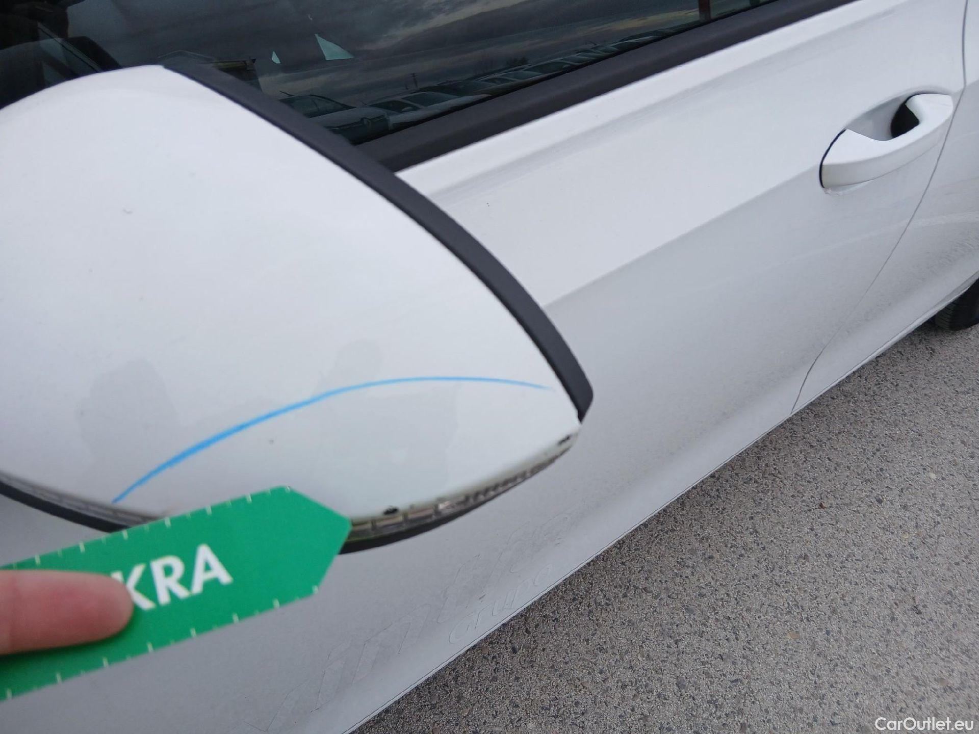  Volkswagen  Golf  VOLKSWAGEN / 2020 / 5P / berlina con portón 2.0 TDI 85kW (115CV) #12