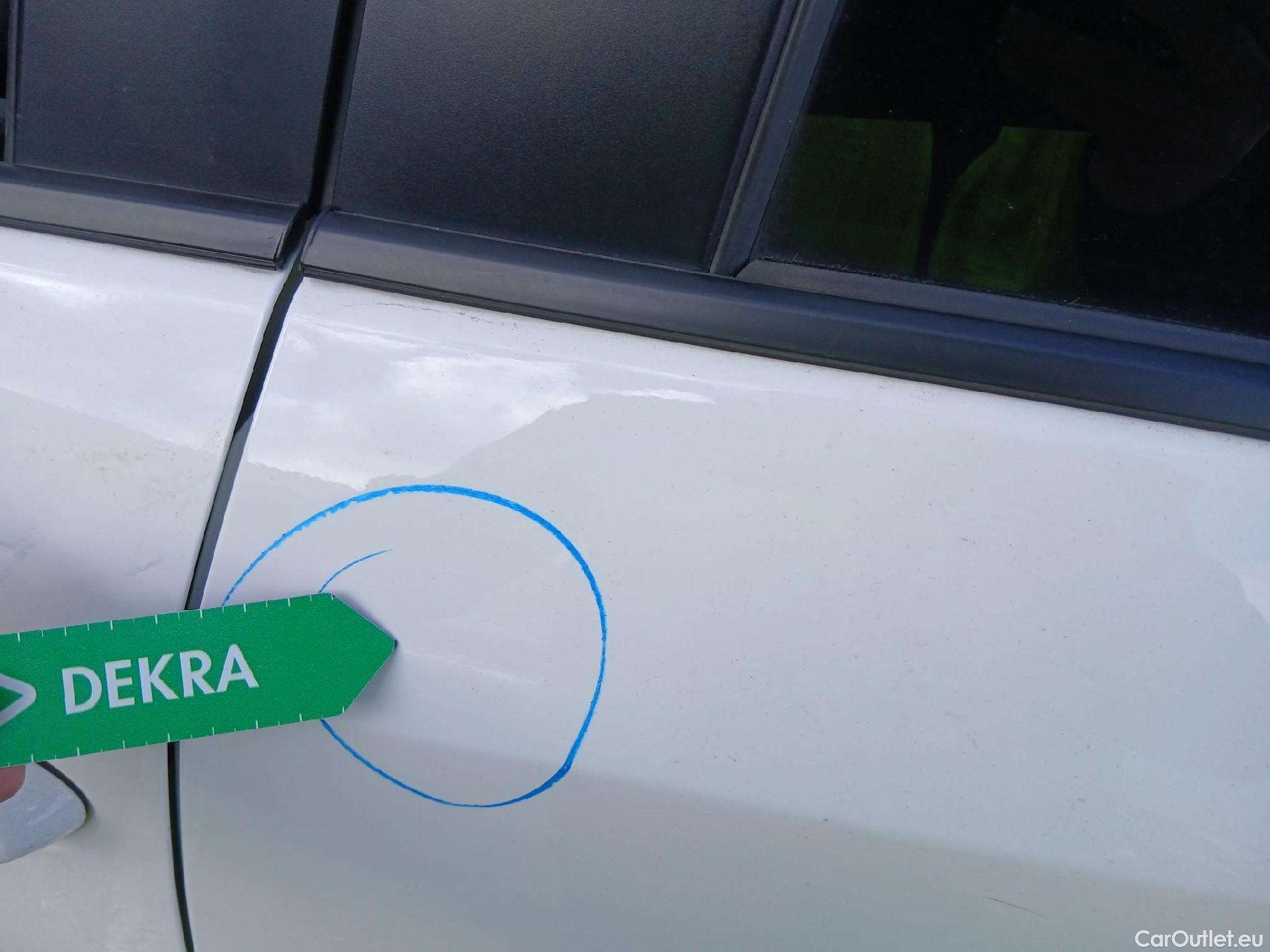  Toyota  RAV4 TOYOTA  / 2018 / 5P / todoterreno 2.5l 220H Advance #4