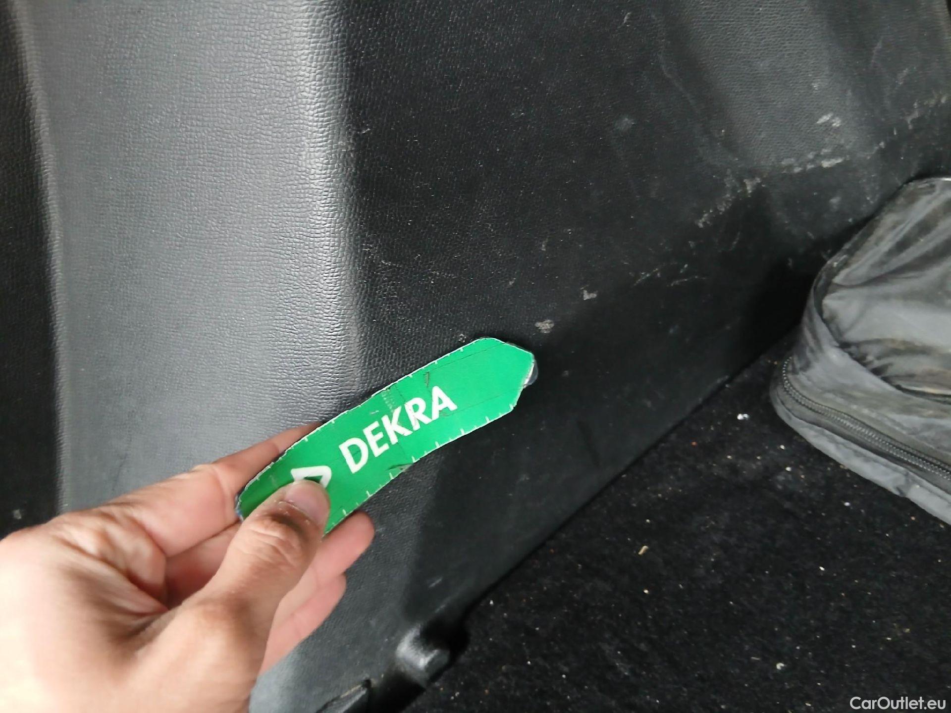  Peugeot  2008 PEUGEOT  / 2019 / 5P / todoterreno Allure BlueHDI 81kW (110CV) #21