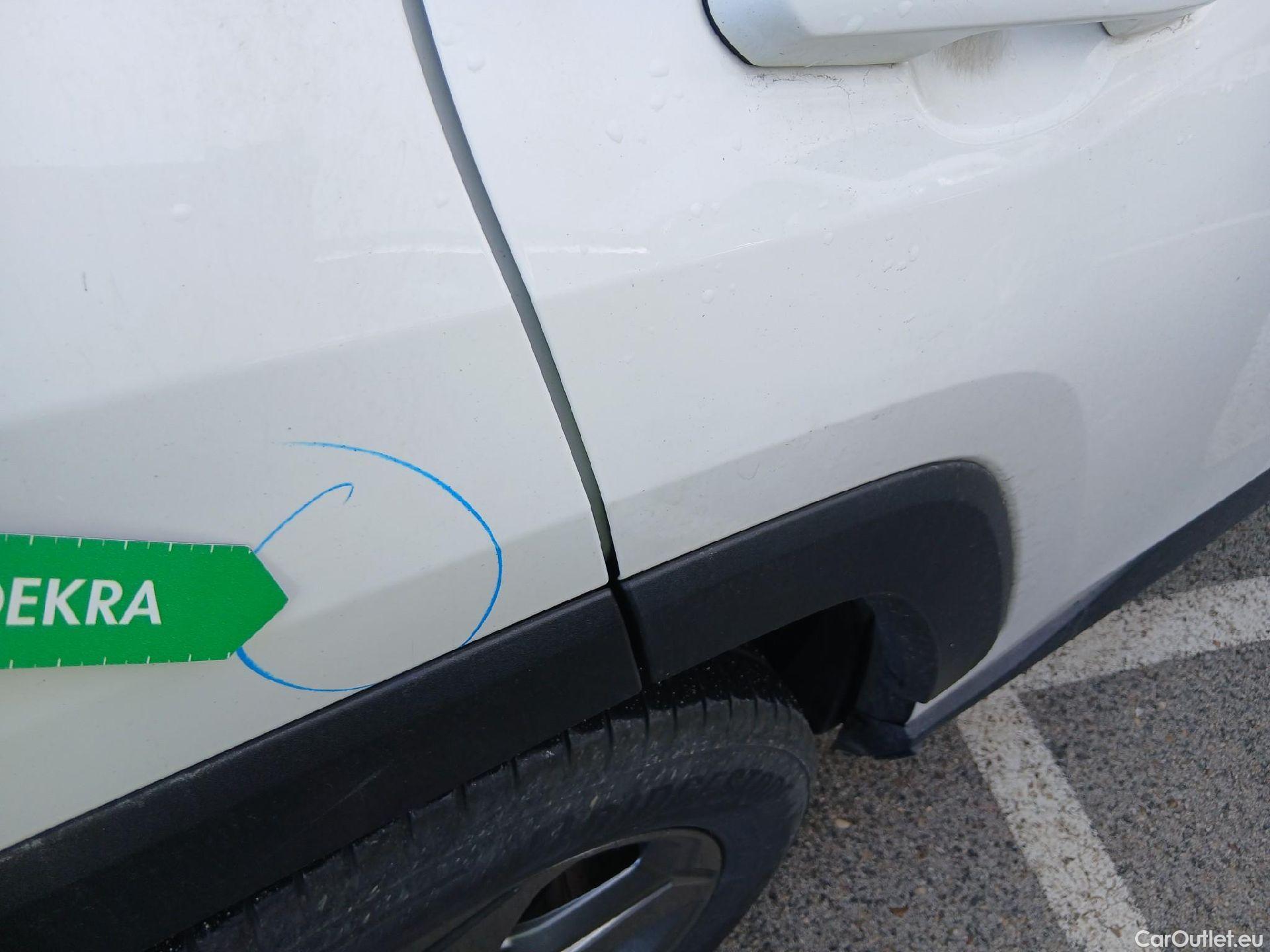  Toyota  RAV4 TOYOTA  / 2018 / 5P / todoterreno 2.5l 220H Advance #11