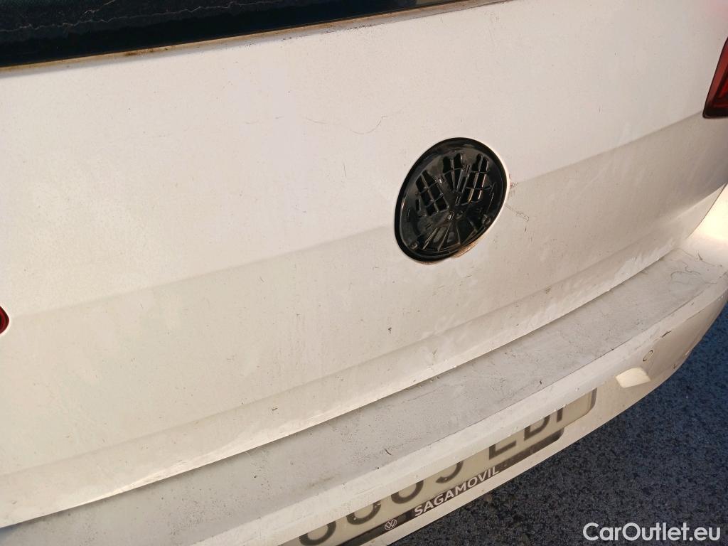  Volkswagen  Golf  VOLKSWAGEN / 2016 / 5P / berlina con portón Last Edition 1.6 TDI 85kW (115CV) #18