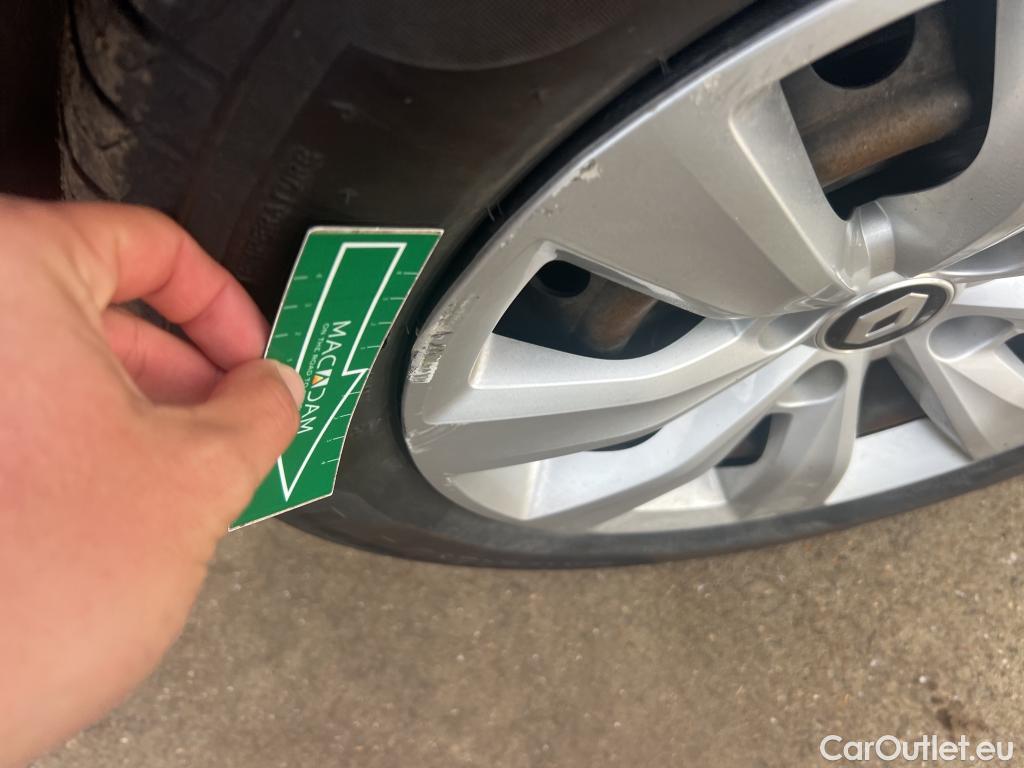  Renault  Clio RENAULT  / 2019 / 5P / berlina con portón Business TCe 74 kW (100CV) GLP #18