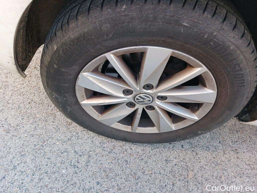  Volkswagen  Golf  VOLKSWAGEN / 2016 / 5P / berlina con portón Last Edition 1.6 TDI 85kW (115CV) #6