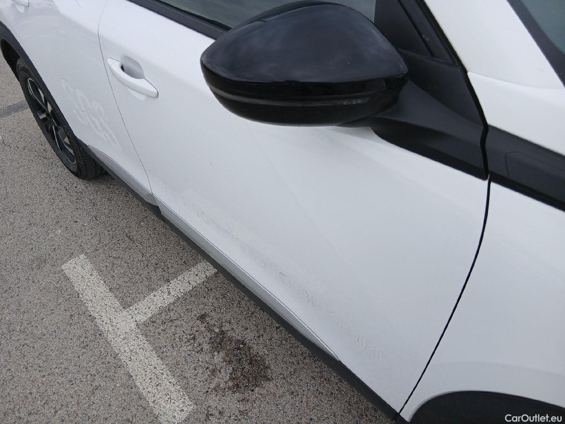  Peugeot  2008 PEUGEOT  / 2019 / 5P / todoterreno Allure BlueHDI 81kW (110CV) #30