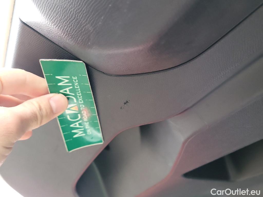  Peugeot  2008 PEUGEOT  / 2019 / 5P / todoterreno Allure Pack BlueHDI 81kW (110CV) (AC) #2