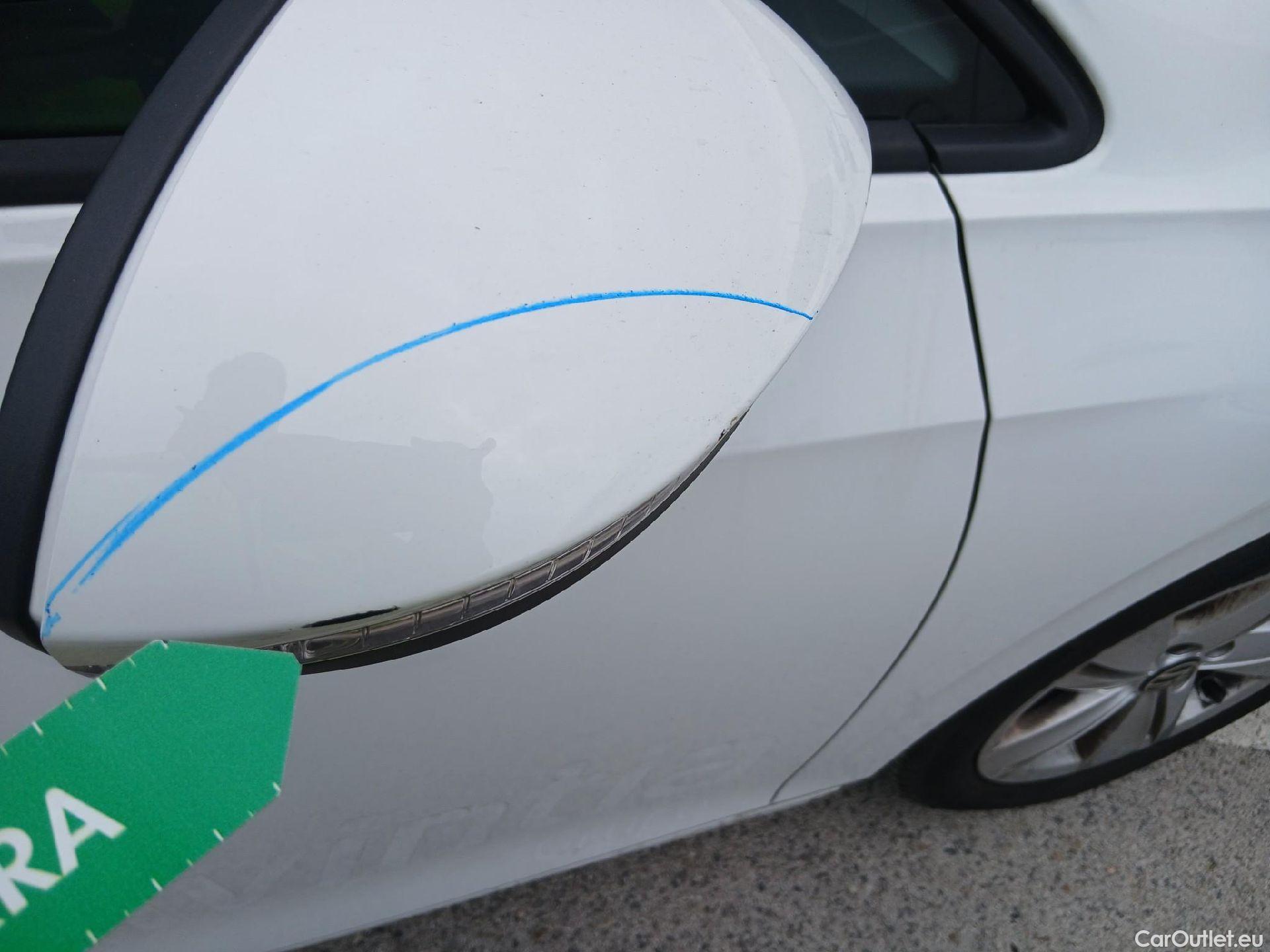  Volkswagen  Golf  VOLKSWAGEN / 2020 / 5P / berlina con portón 2.0 TDI 85kW (115CV) #26