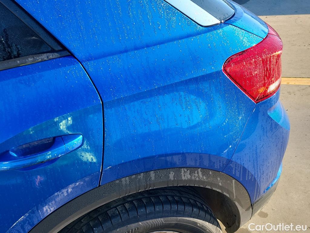  Volkswagen  T-ROC VOLKSWAGEN  / 2017 / 5P / todoterreno Edition 1.0 TSI 81kW (110CV) #9