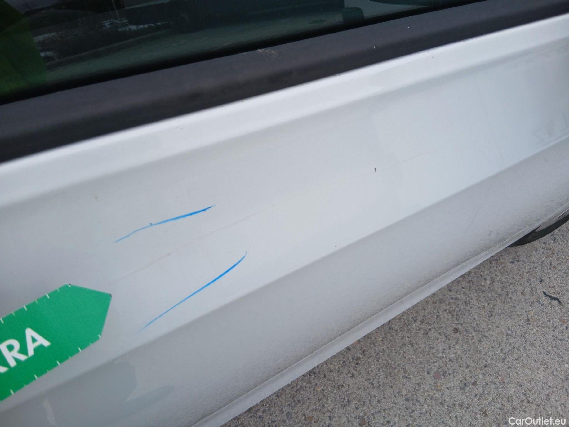  Volkswagen  Golf  VOLKSWAGEN / 2020 / 5P / berlina con portón 2.0 TDI 85kW (115CV) #23