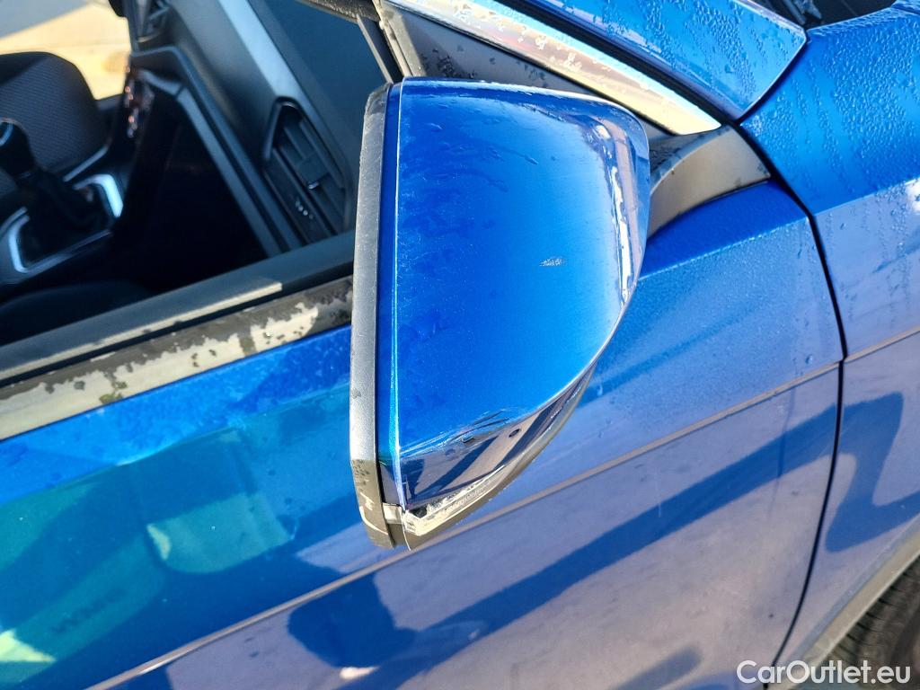  Volkswagen  T-ROC VOLKSWAGEN  / 2017 / 5P / todoterreno Edition 1.0 TSI 81kW (110CV) #29