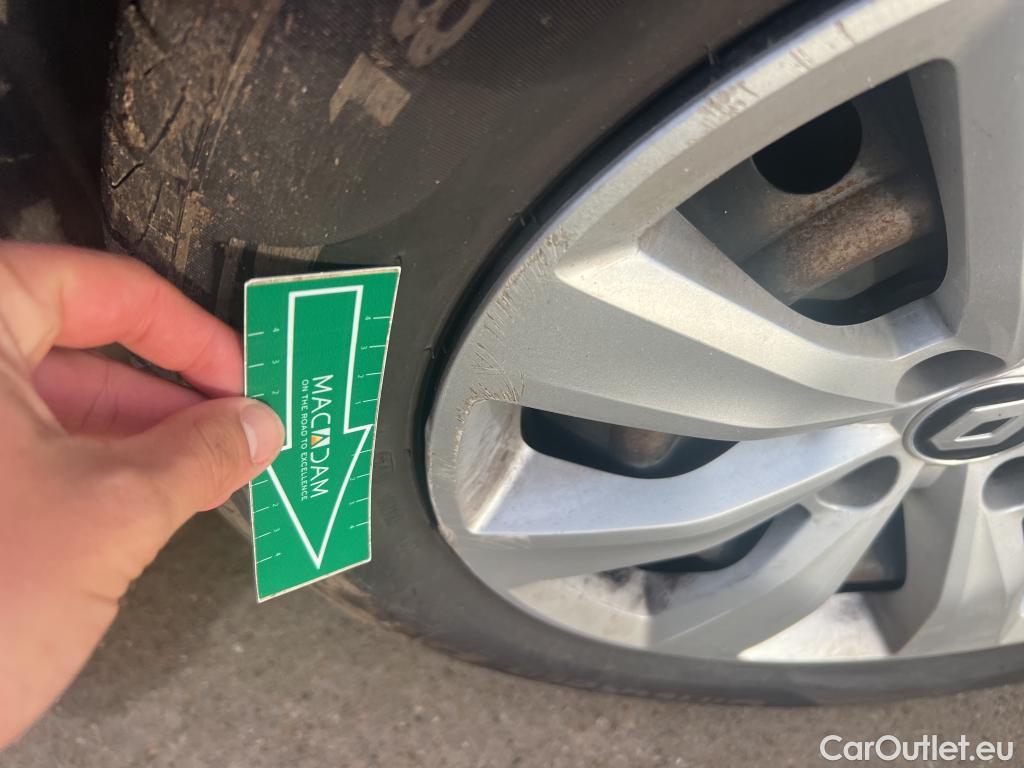  Renault  Clio RENAULT  / 2019 / 5P / berlina con portón Business TCe 74 kW (100CV) GLP #16