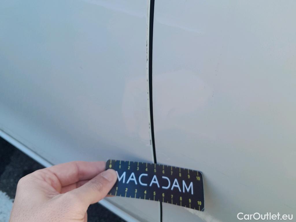  Peugeot  308 PEUGEOT  / 2017 / 5P / berlina con portón 5p Active Pack BlueHDi 130 S&S #4