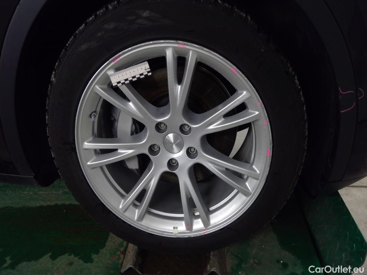  Tesla  Model Y  Long-Range AWD #42