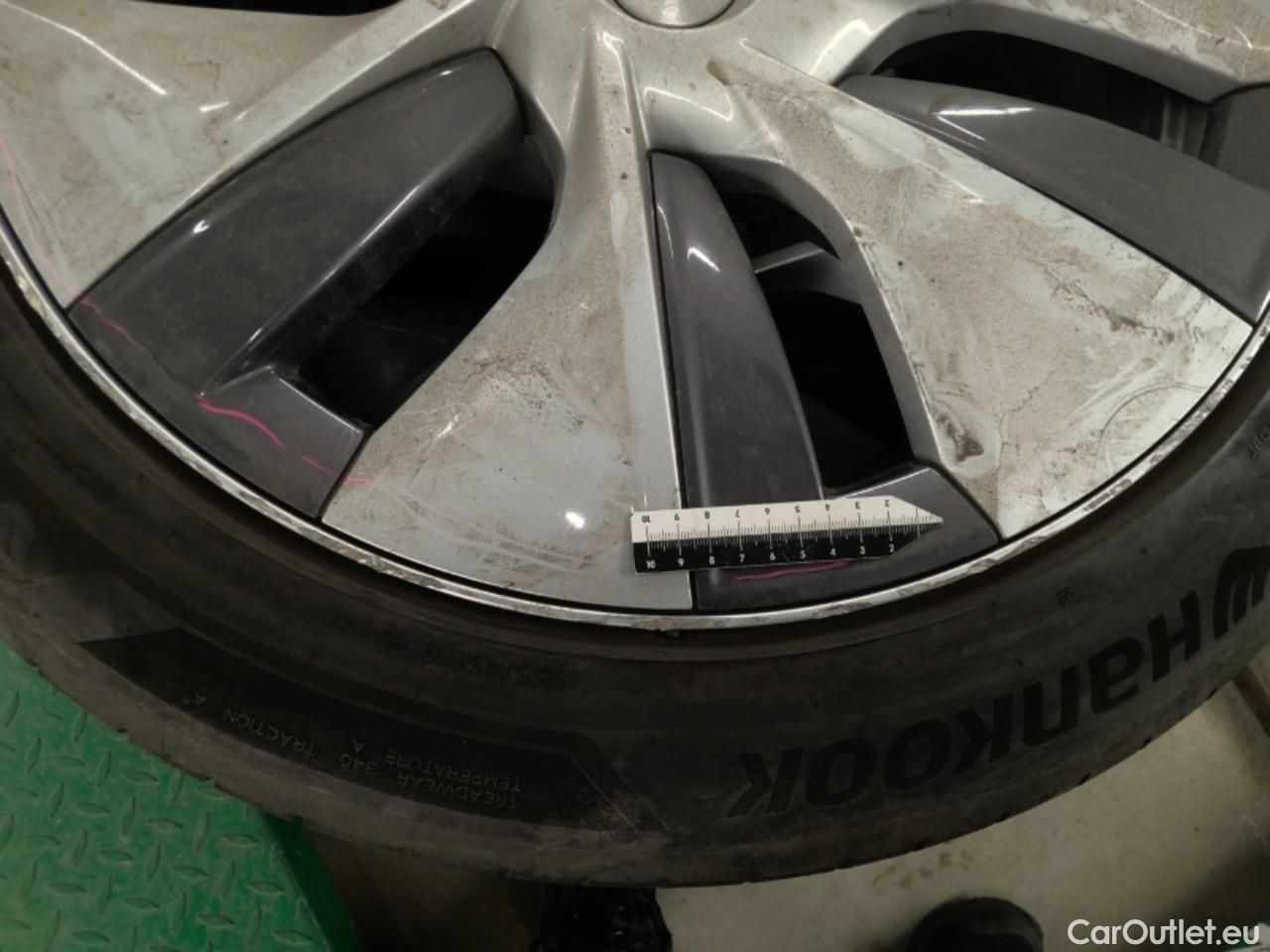  Tesla  Model Y  Long-Range AWD #24