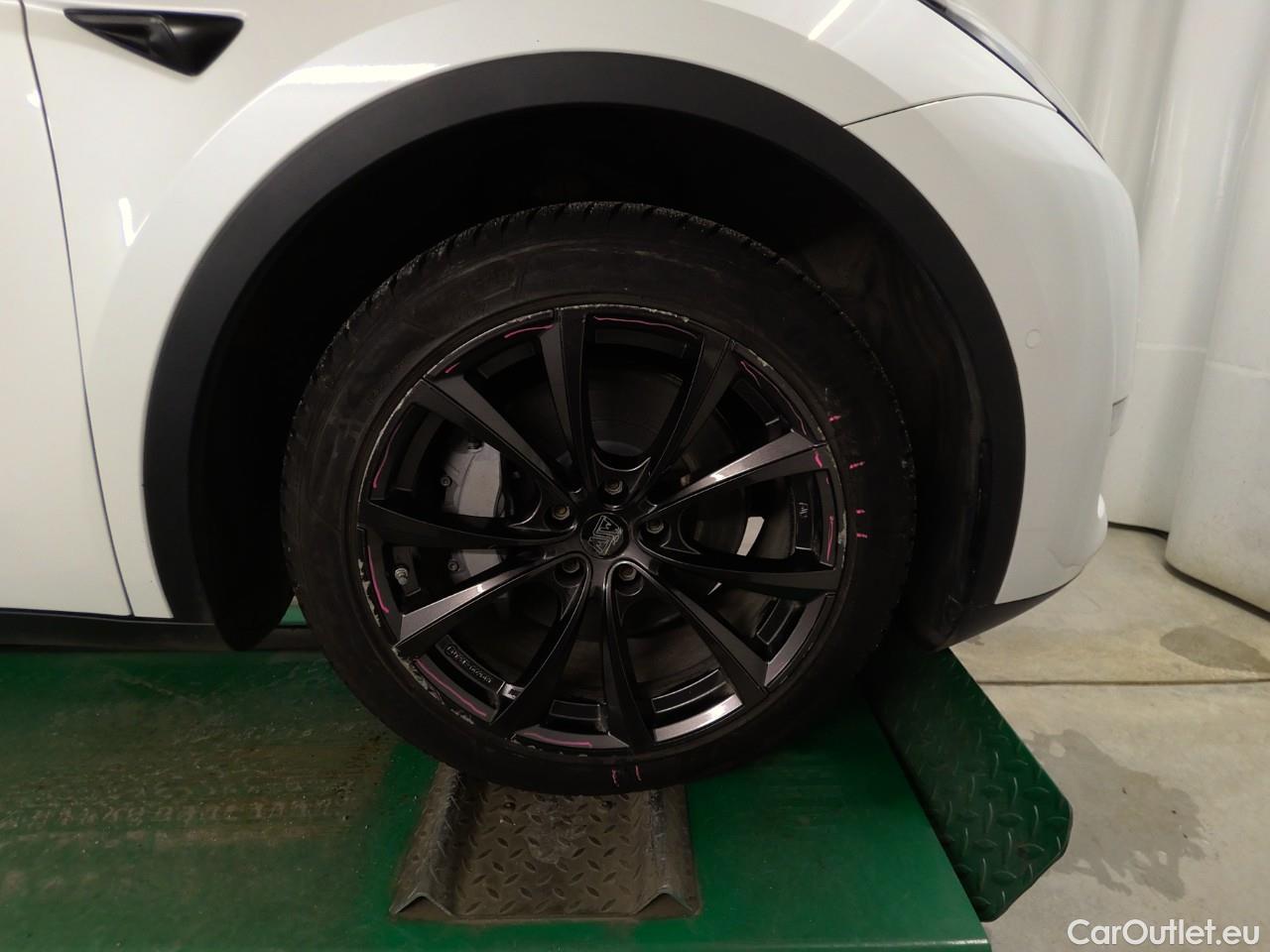  Tesla  Model Y  Long-Range AWD #10