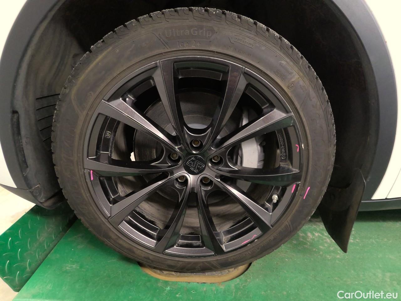  Tesla  Model Y  Long-Range AWD #22