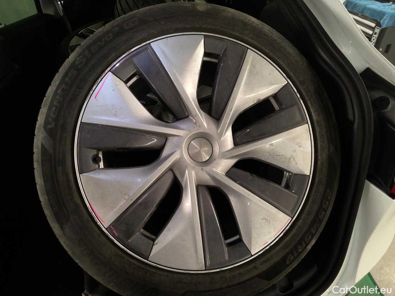  Tesla  Model Y  Long-Range AWD #25