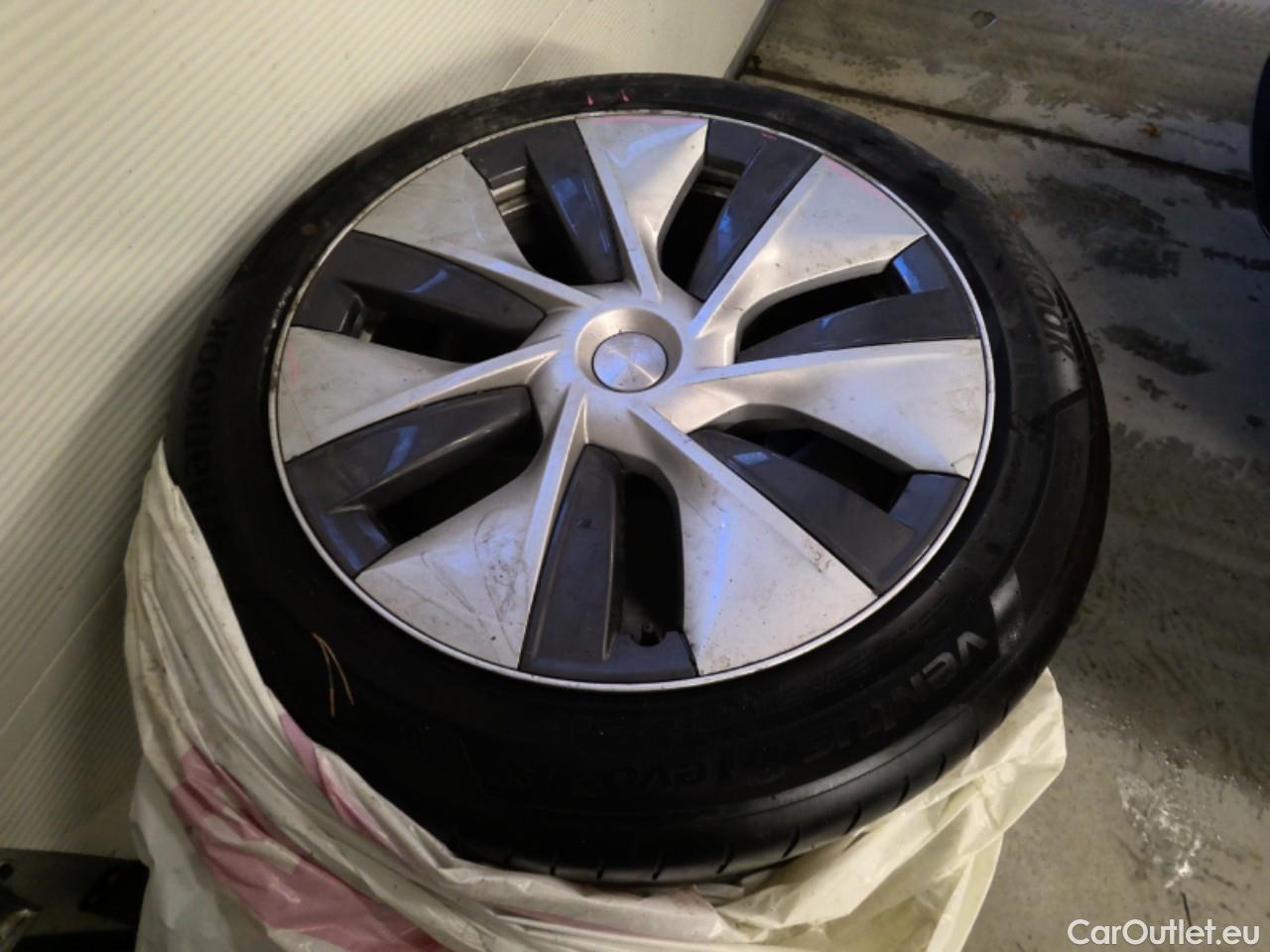  Tesla  Model Y  75kWh Long-Range AWD #3