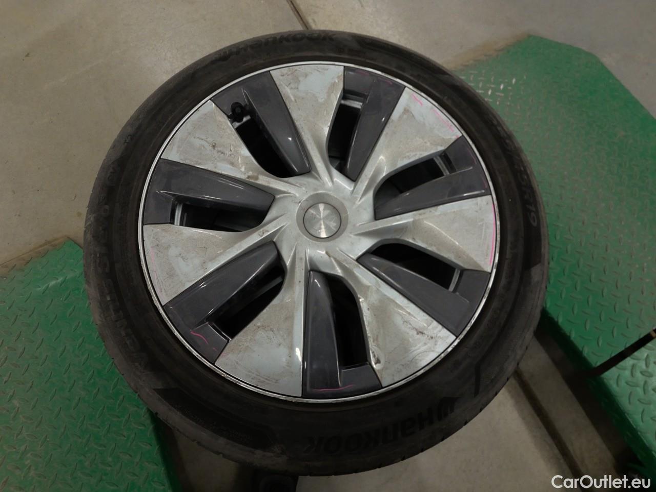  Tesla  Model Y  Long-Range AWD #23