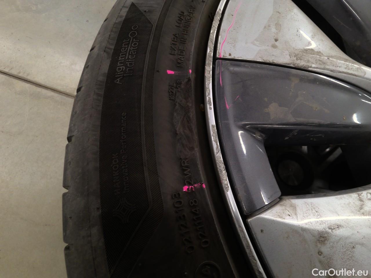  Tesla  Model Y  Long-Range AWD #3