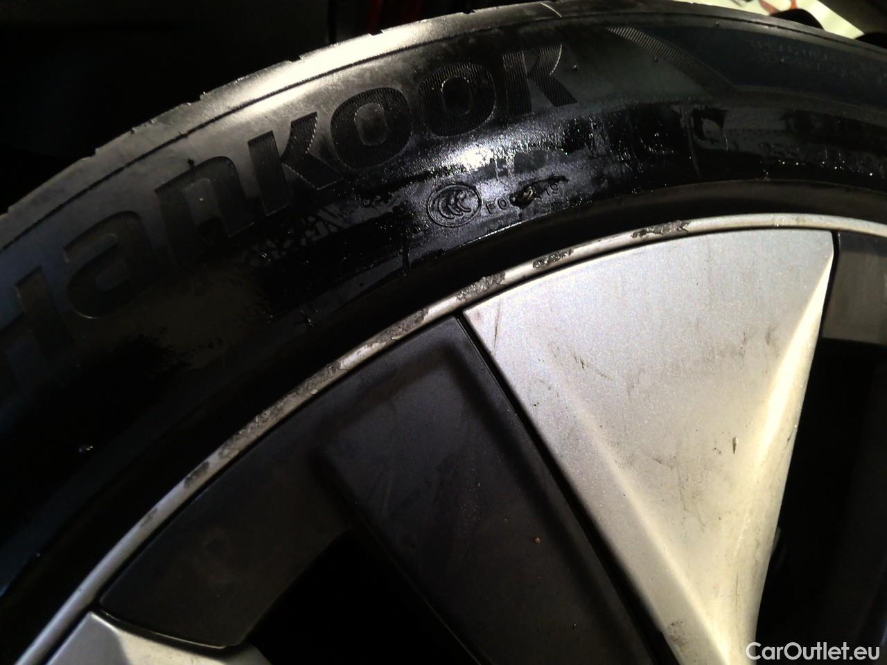  Tesla  Model Y  75kWh Long-Range AWD #12