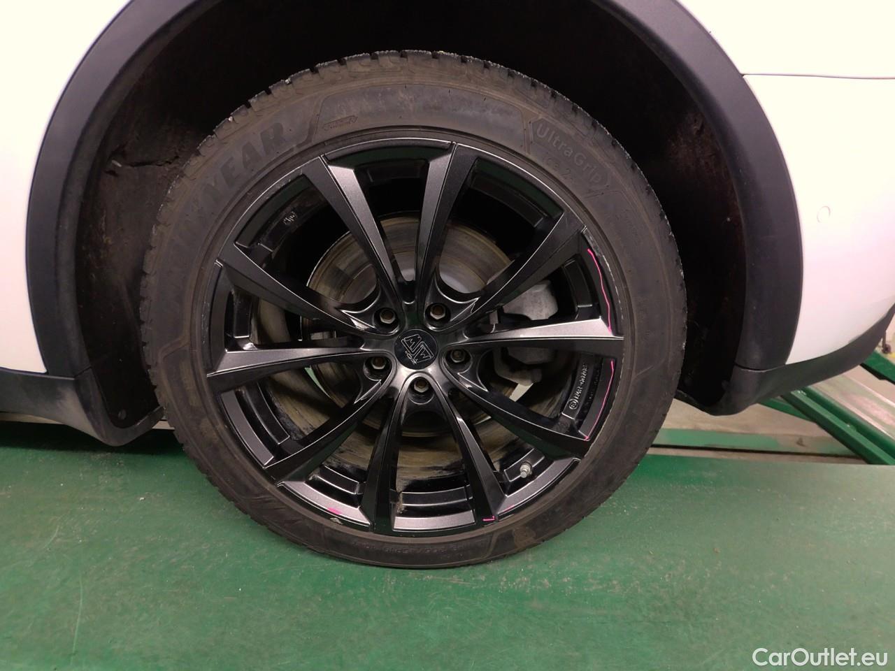  Tesla  Model Y  Long-Range AWD #16