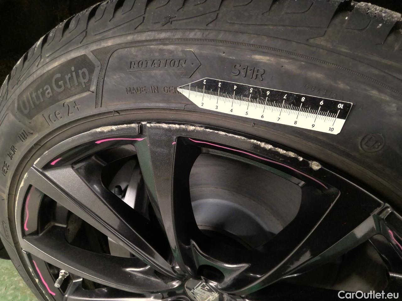  Tesla  Model Y  Long-Range AWD #11