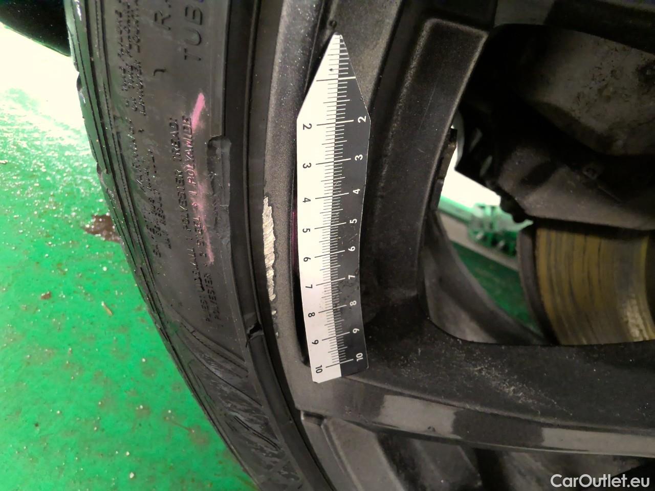  Tesla  Model Y  75kWh Long-Range AWD #15