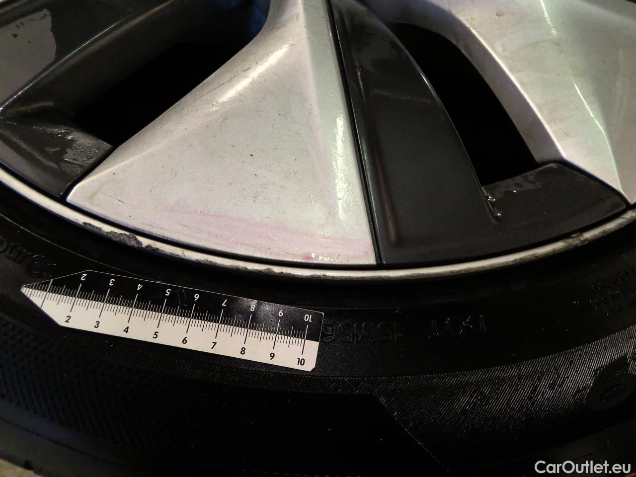  Tesla  Model Y  75kWh Long-Range AWD #9