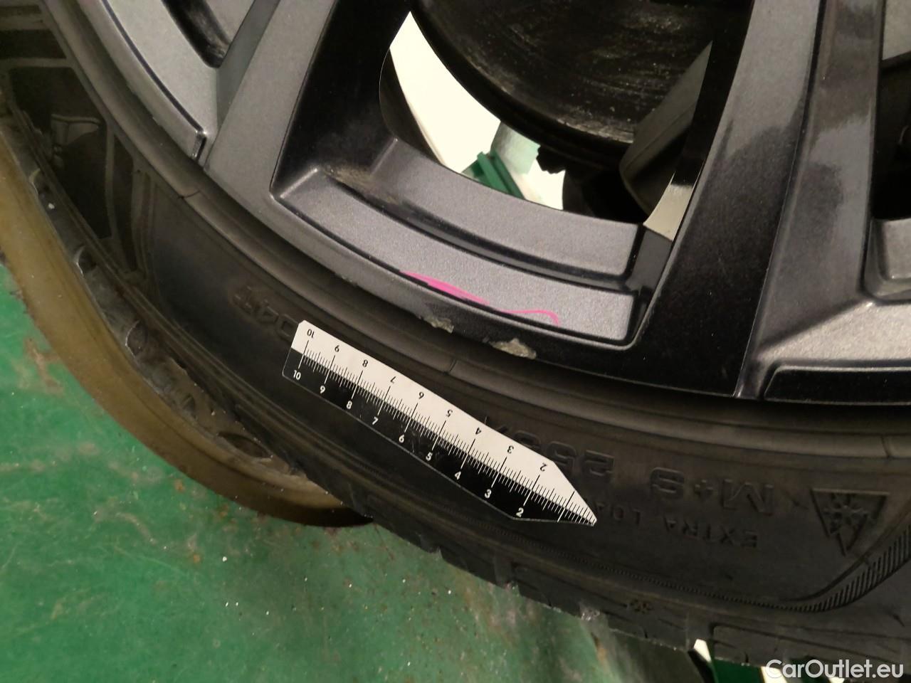  Tesla  Model Y  Long-Range AWD #18