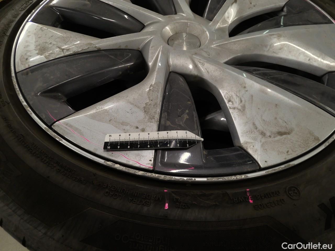  Tesla  Model Y  Long-Range AWD #1