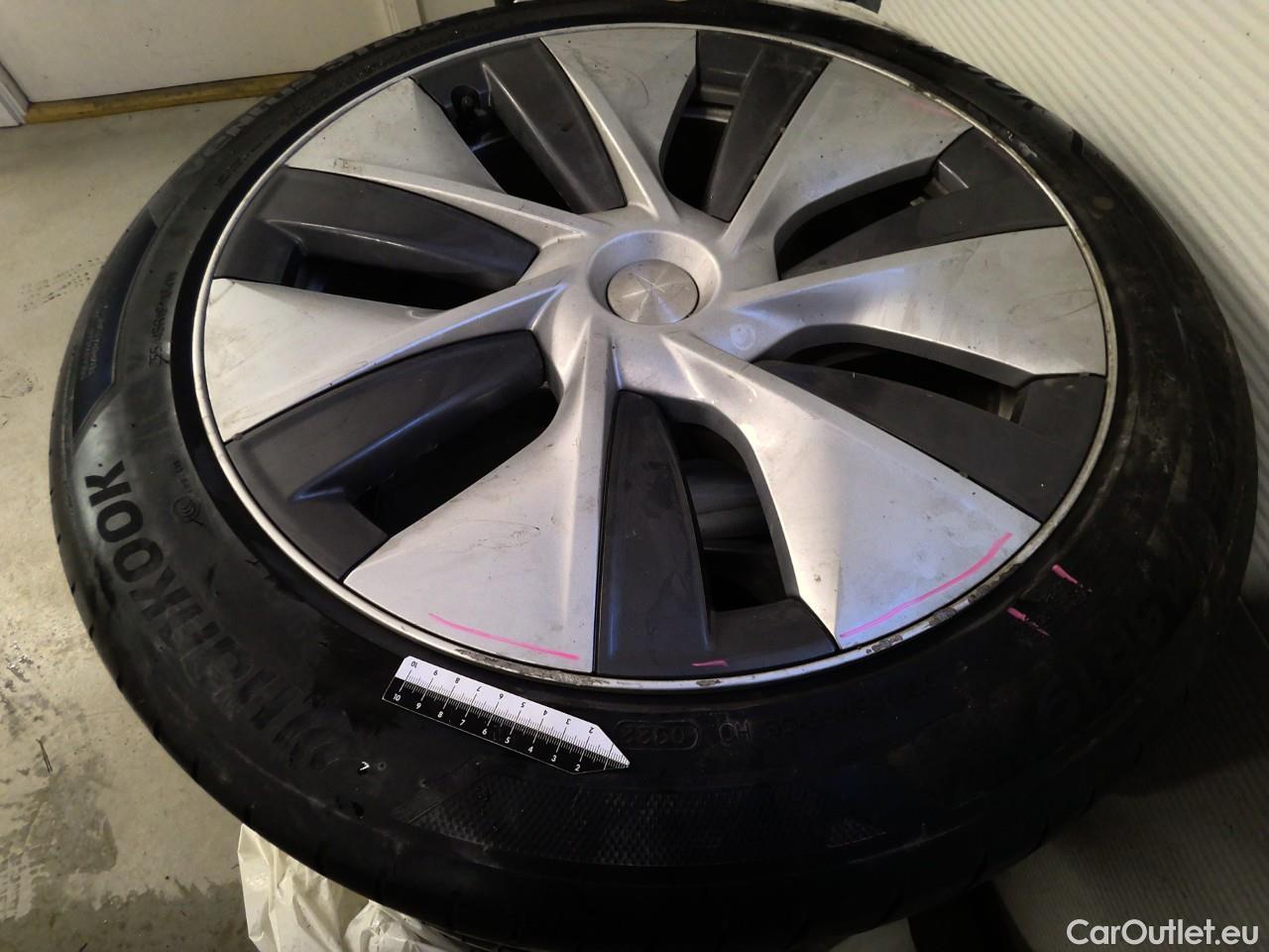  Tesla  Model Y  75kWh Long-Range AWD #6