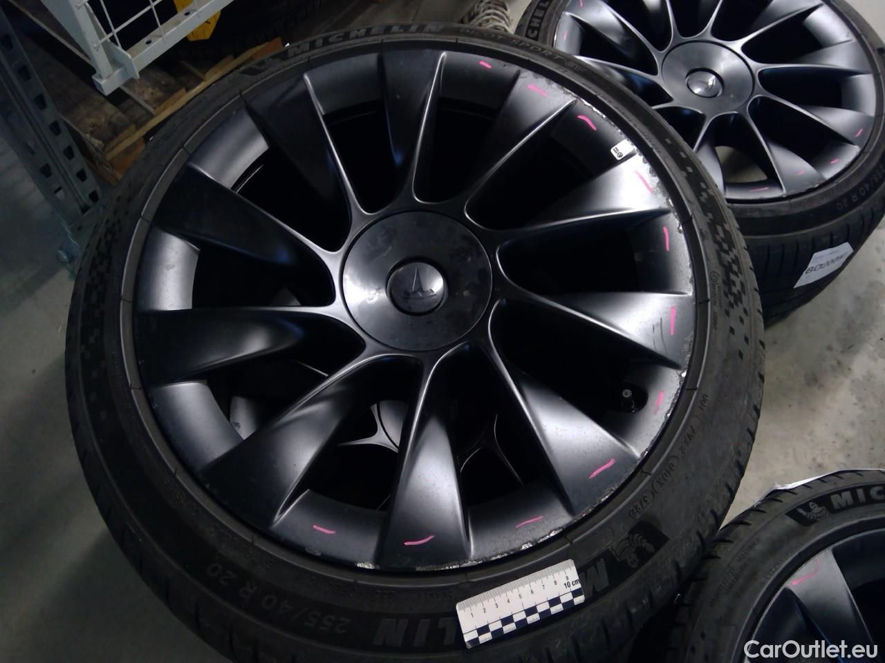  Tesla  Model Y  Long-Range AWD #4