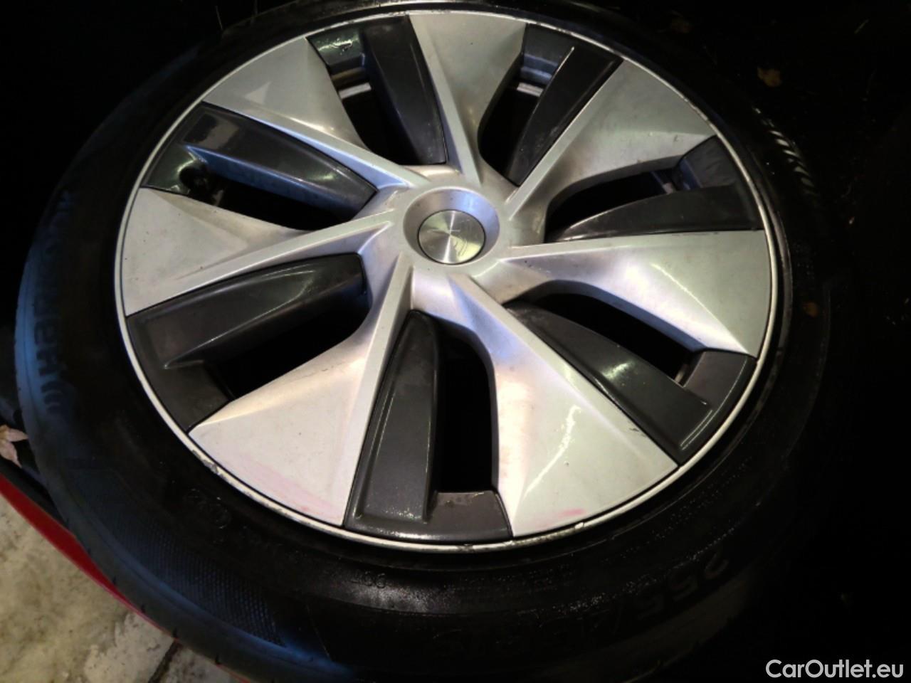  Tesla  Model Y  75kWh Long-Range AWD #7