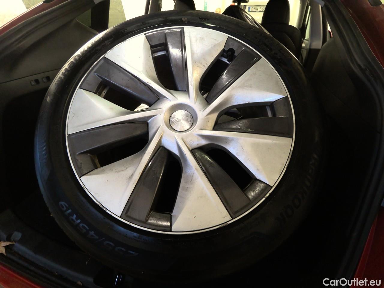  Tesla  Model Y  75kWh Long-Range AWD #11