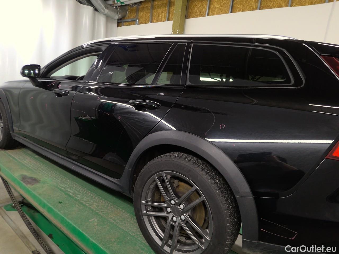  Volvo  V60  CC B4D Ad.Na.P.Ed. AWD Aut #30