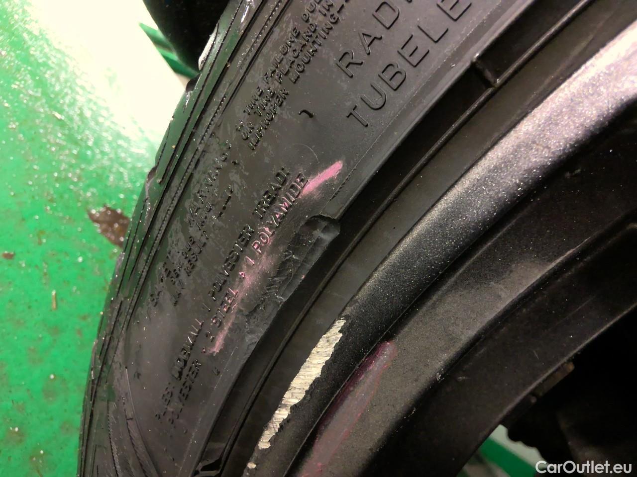  Tesla  Model Y  75kWh Long-Range AWD #18