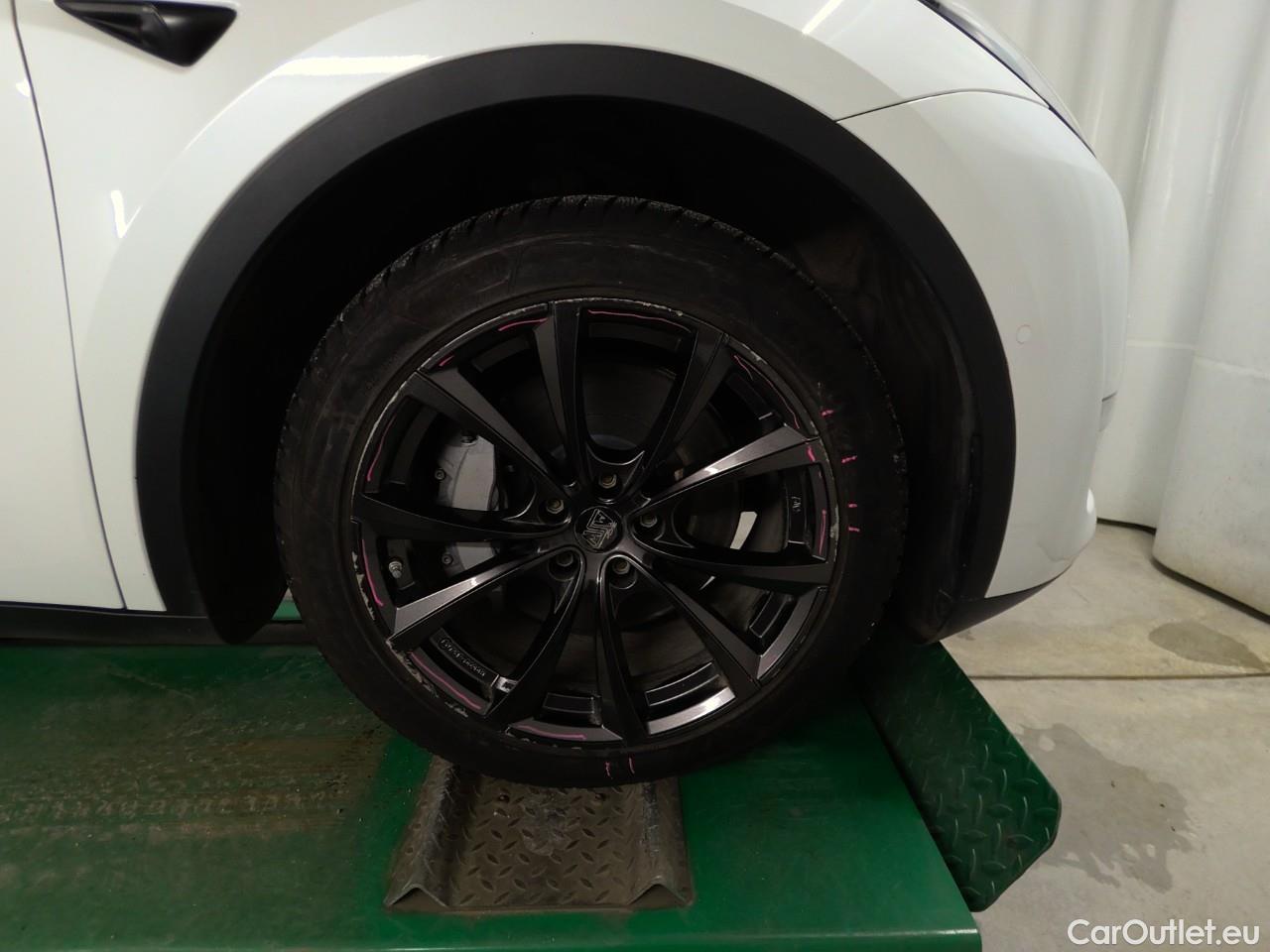  Tesla  Model Y  Long-Range AWD #12