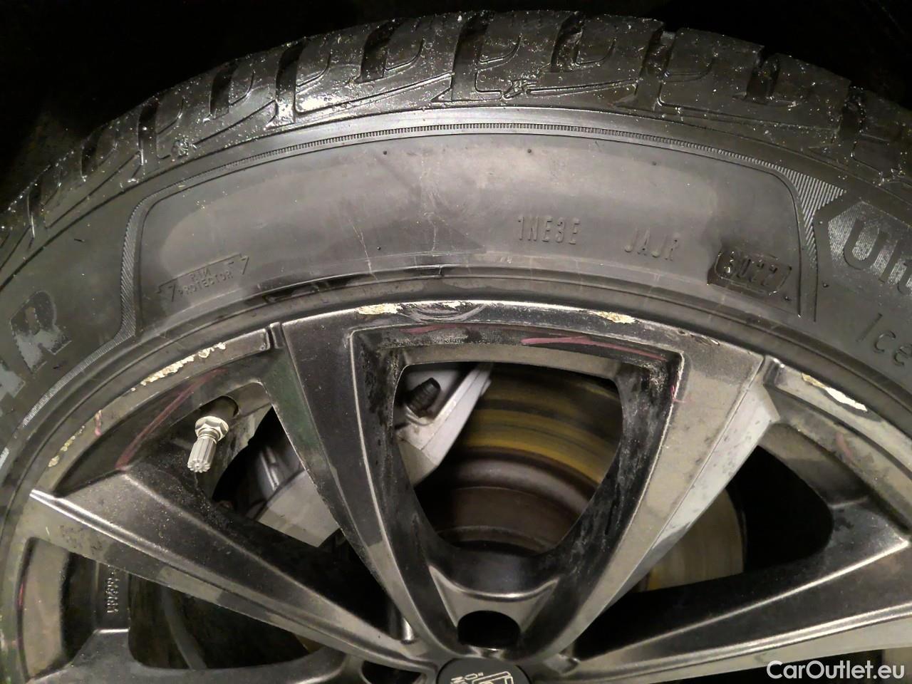  Tesla  Model Y  75kWh Long-Range AWD #14