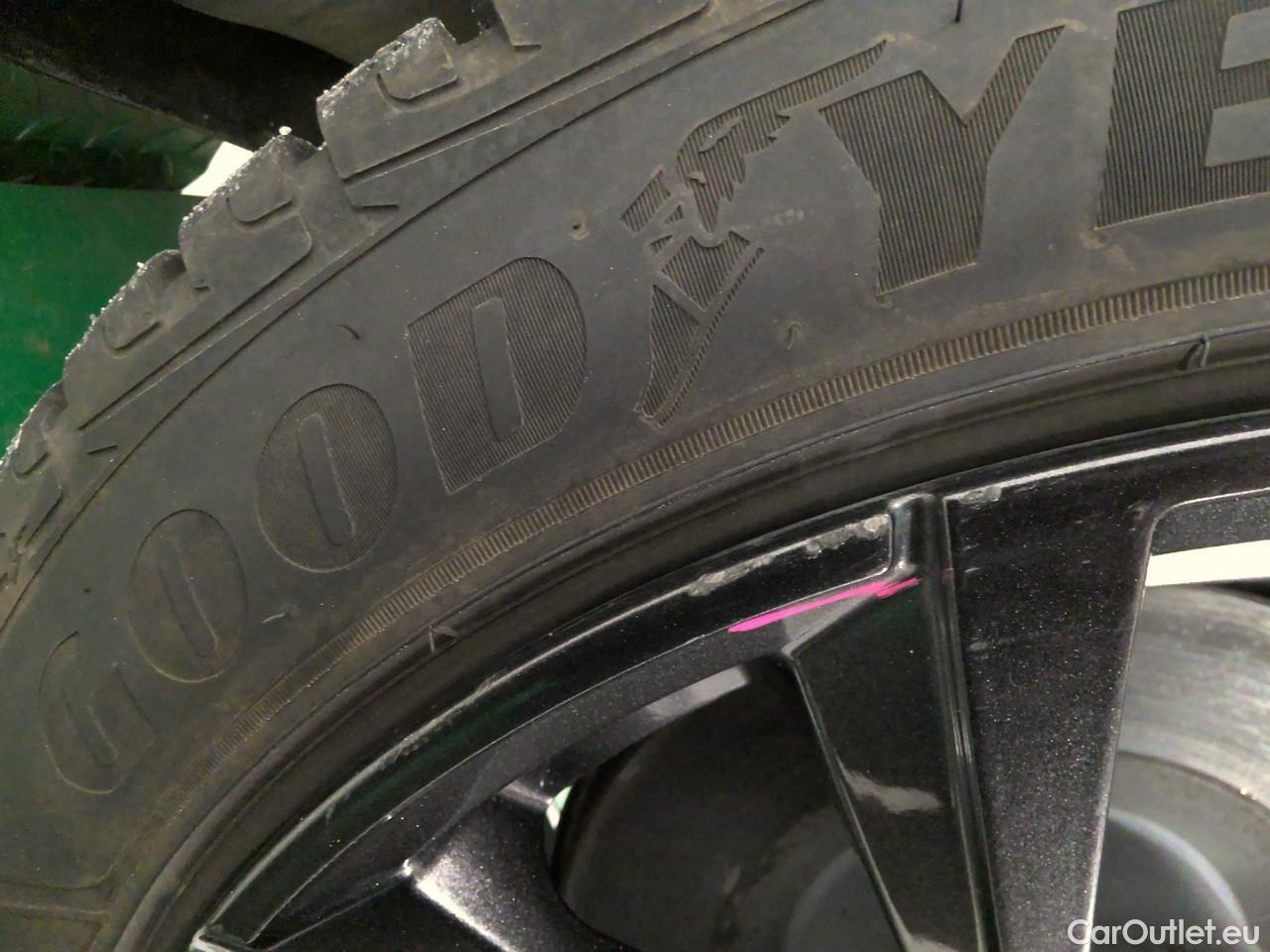  Tesla  Model Y  Long-Range AWD #20