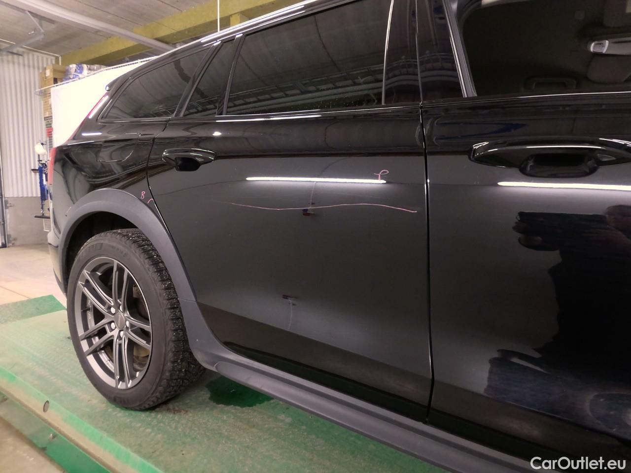  Volvo  V60  CC B4D Ad.Na.P.Ed. AWD Aut #36