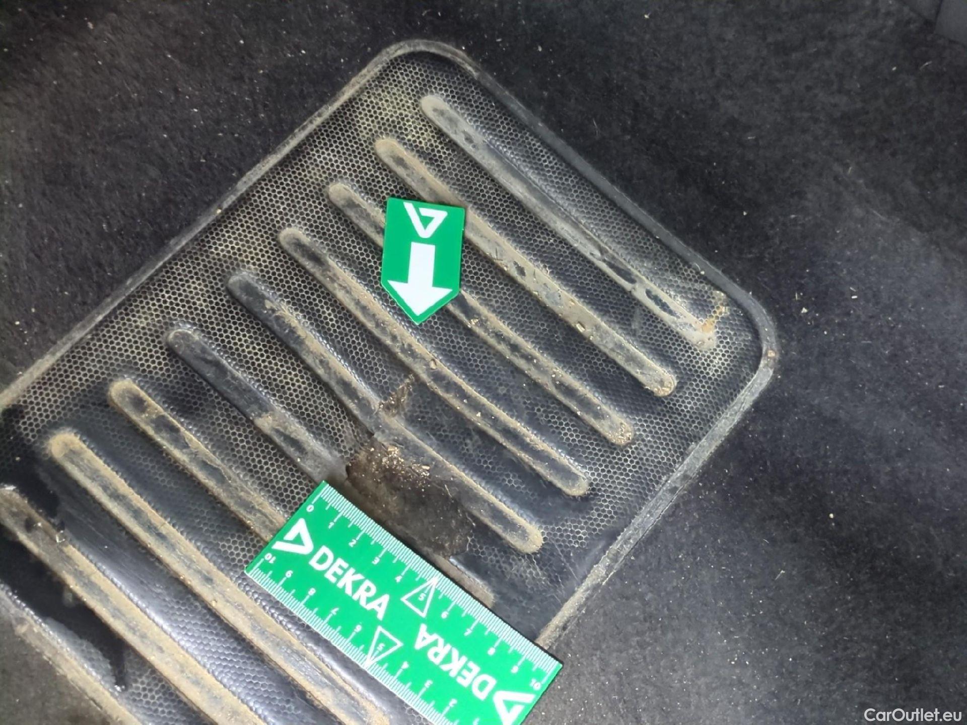  Citroen  C3 CITROEN  Société / 2020 / 5P / Berline / VU BlueHDi 100 SandS BVM6 Feel Nav #2