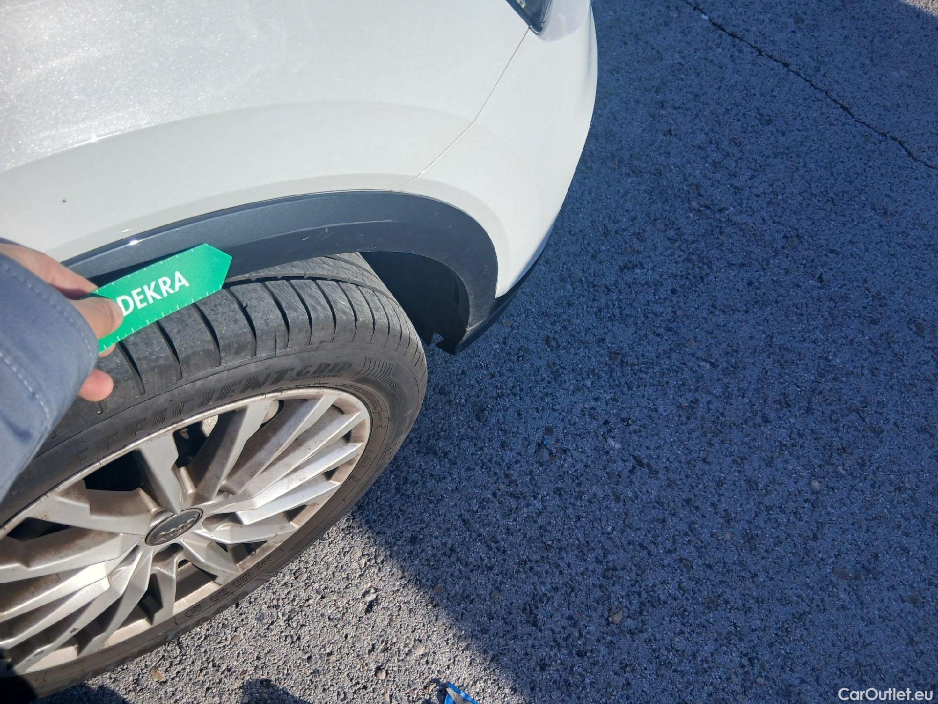  Audi  Q2 AUDI  / 2016 / 5P / todoterreno Design 30 TFSI 85kW (116CV) #23