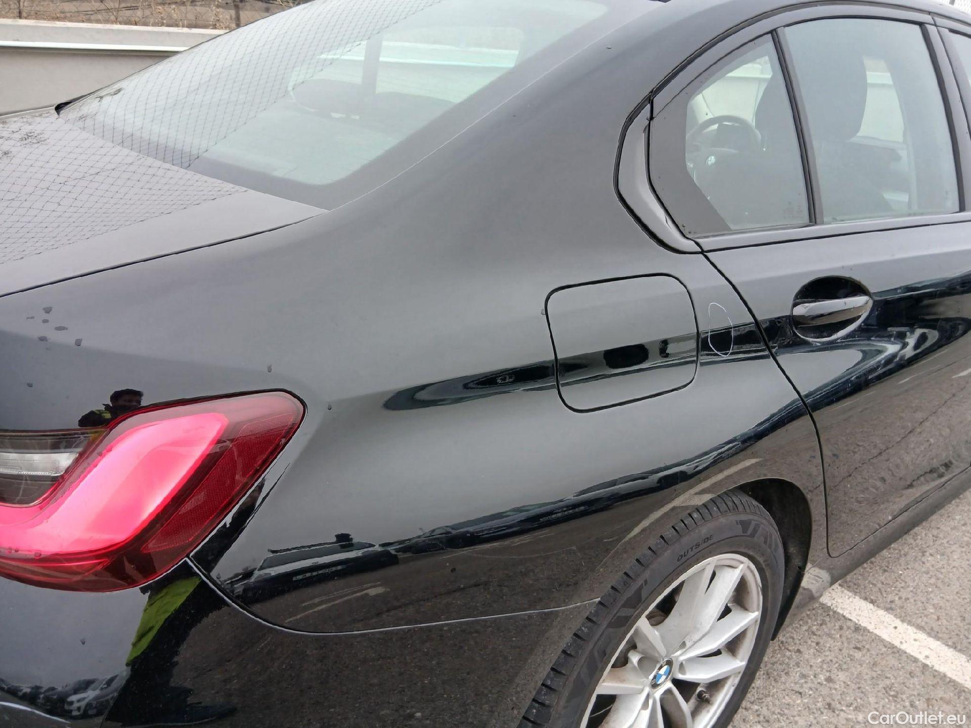  Bmw  Serie 3 BMW  / 2018 / 4P / sedán 318d Auto. #22