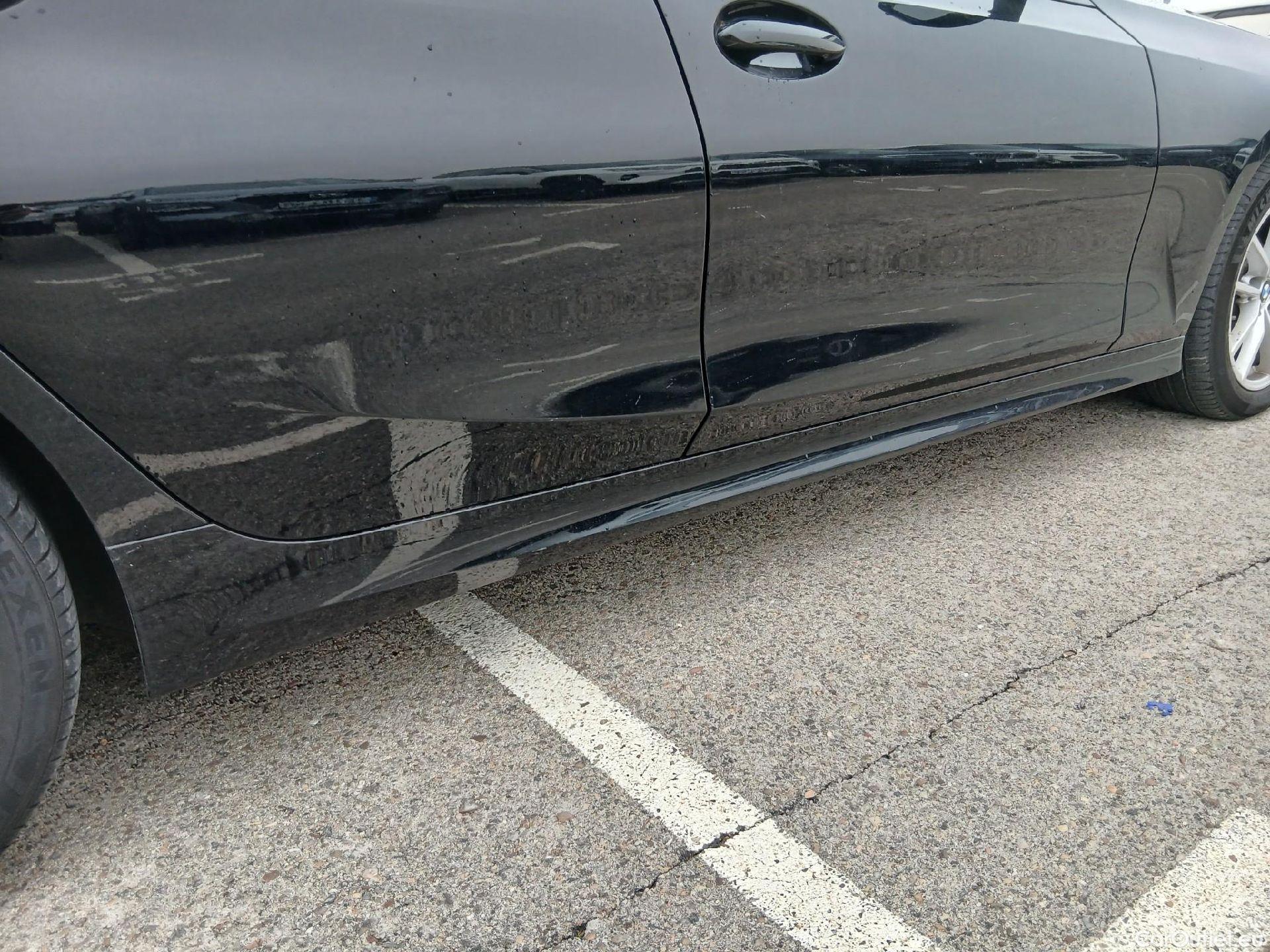  Bmw  Serie 3 BMW  / 2018 / 4P / sedán 318d Auto. #25