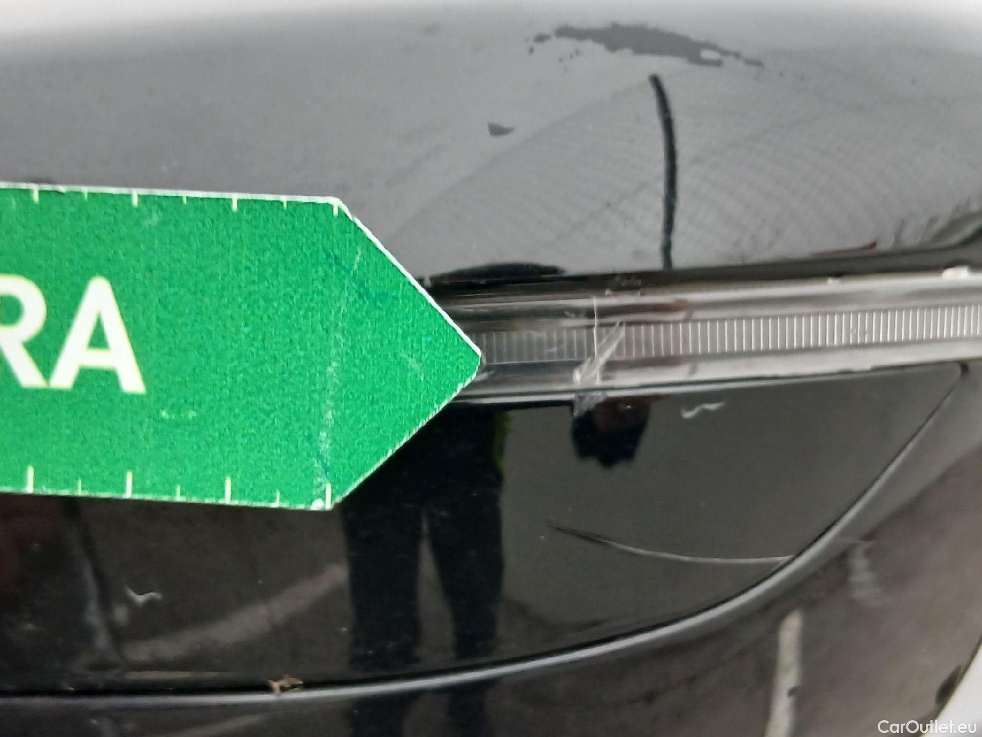  Bmw  Serie 3 BMW  / 2018 / 4P / sedán 318d Auto. #11