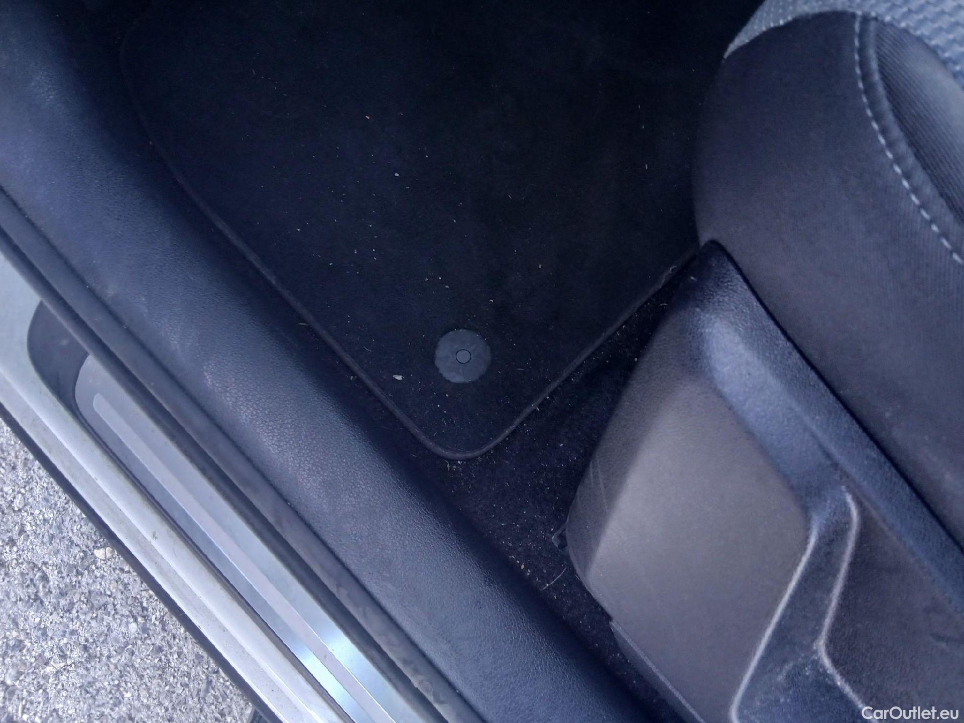  Audi  Q2 AUDI  / 2016 / 5P / todoterreno Design 30 TFSI 85kW (116CV) #2