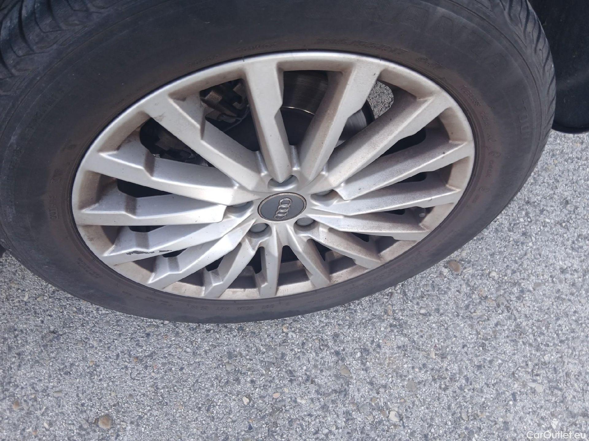  Audi  Q2 AUDI  / 2016 / 5P / todoterreno Design 30 TFSI 85kW (116CV) #12