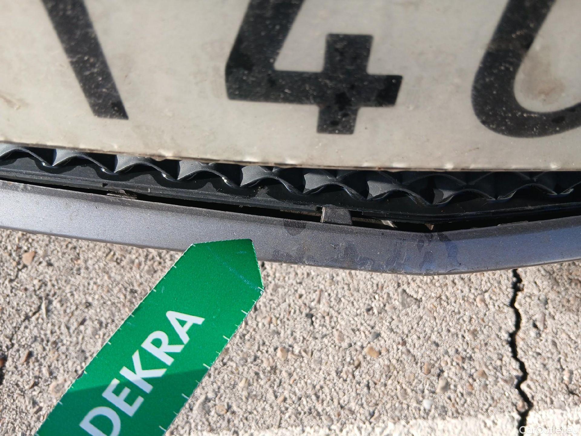  Mercedes  A-Klasse MERCEDES-BENZ Clase A / 2018 / 4P / sedán Sedán A 250 e #7