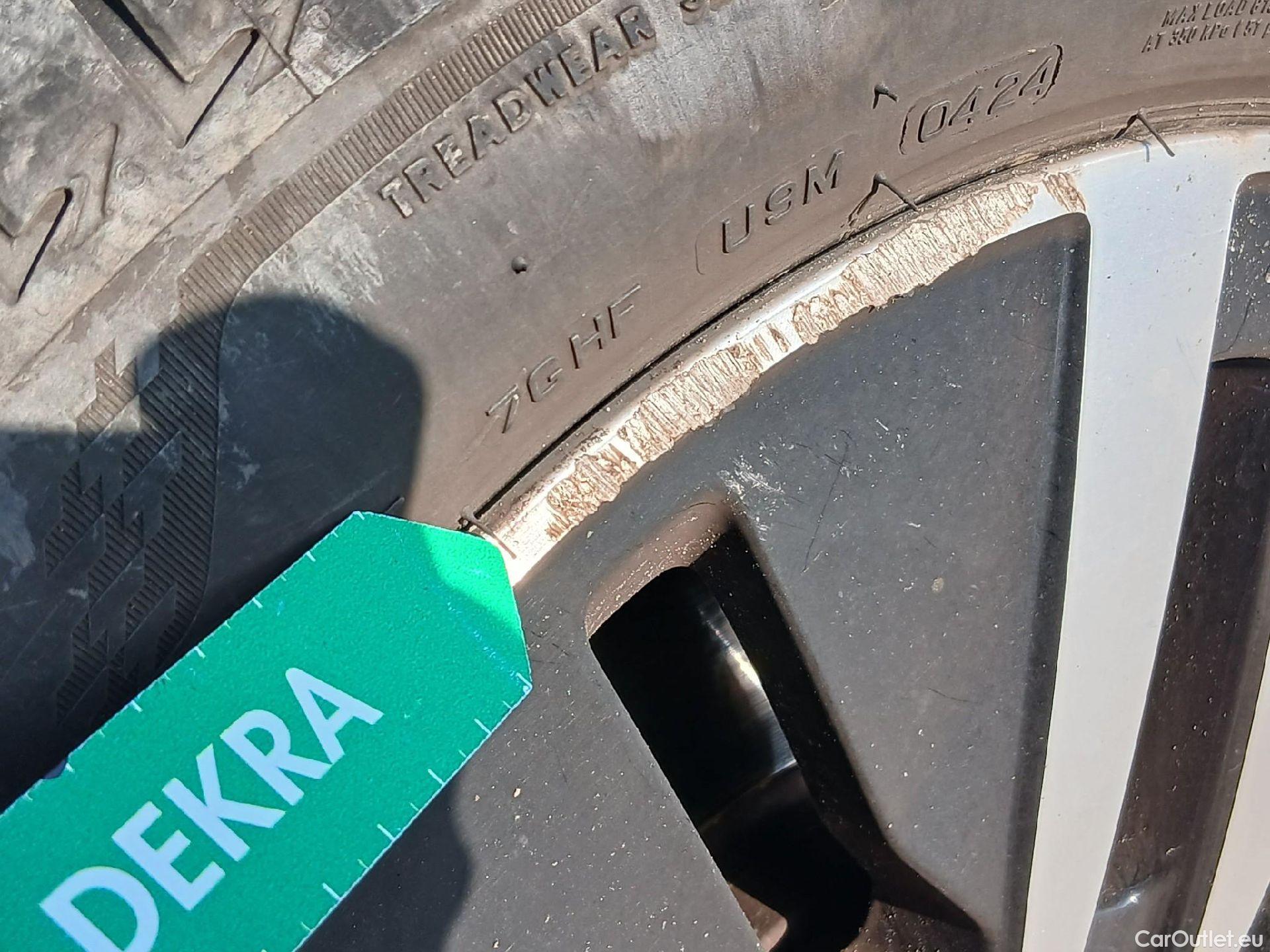  Mercedes  A-Klasse MERCEDES-BENZ Clase A / 2018 / 4P / sedán Sedán A 250 e #51